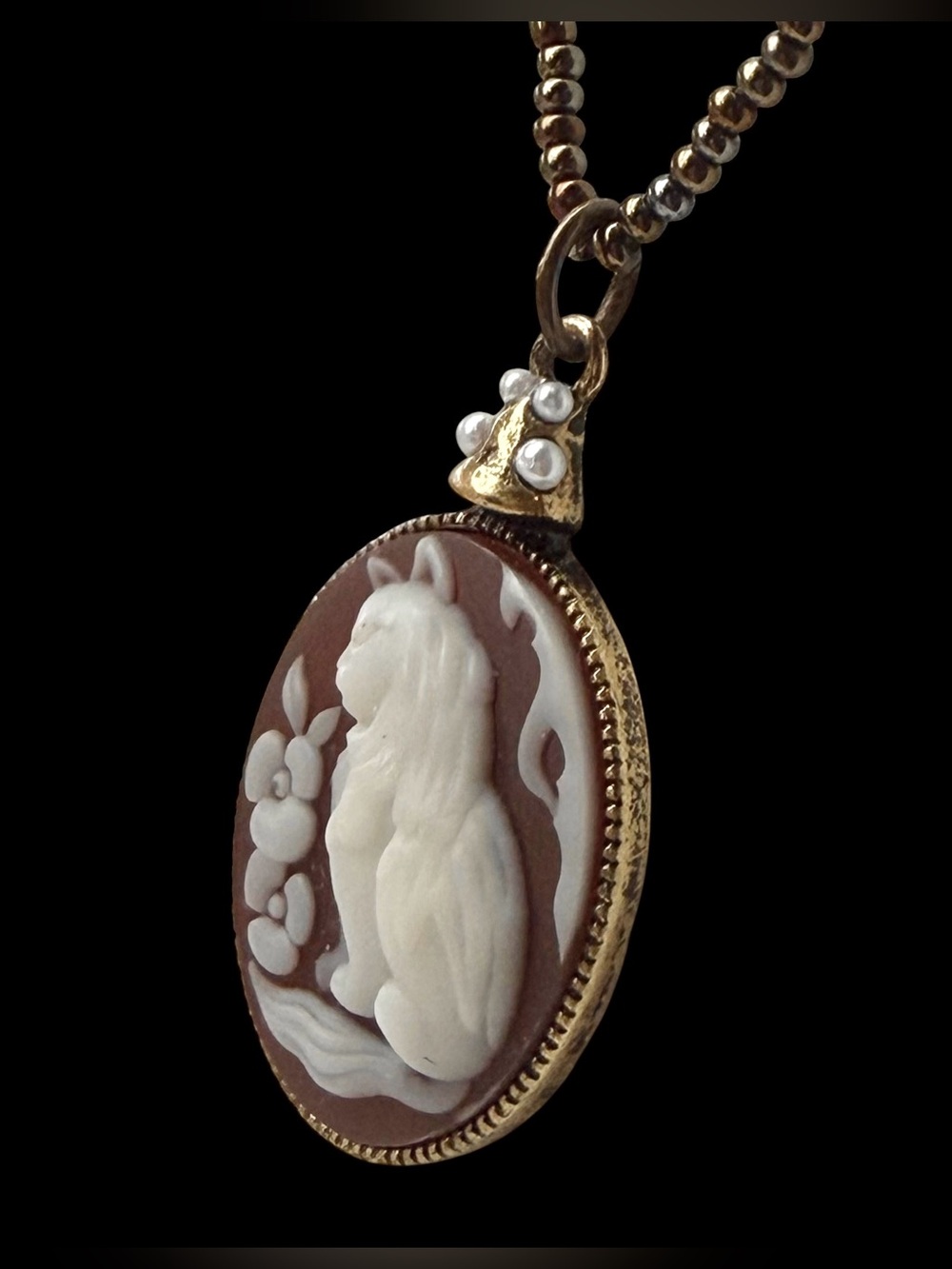 Vintage-Style Cat Cameo Pendant w/ “Druk” Beaded Necklace - Picture 6 of 11